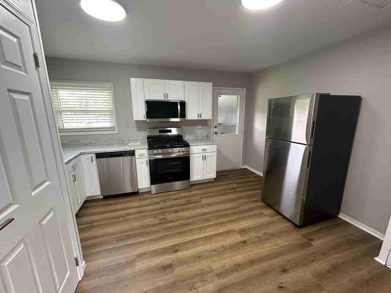 3409 Lawrence Rd - Photo 3 of 13