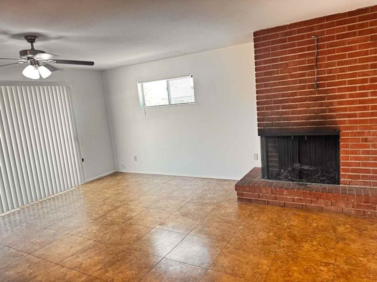 133 E Del Rio Dr - Photo 4 of 17