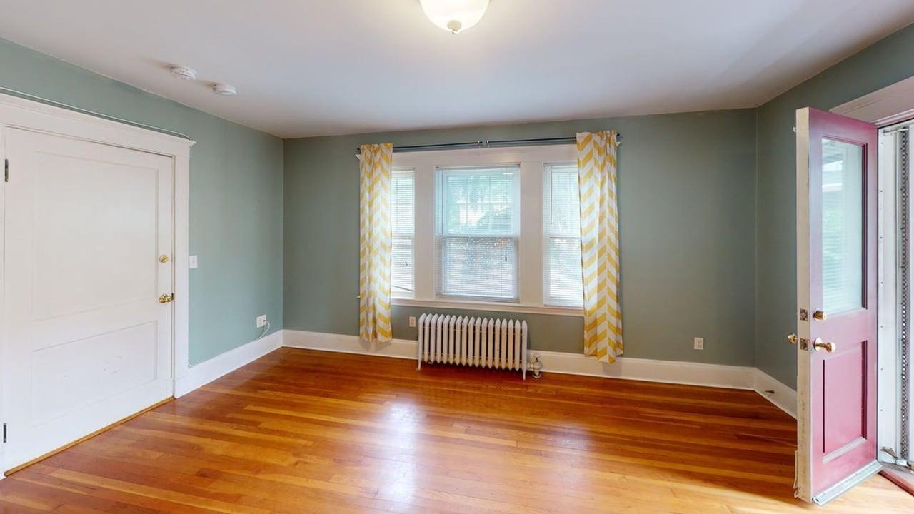 189 Wordsworth St - Photo 6 of 14
