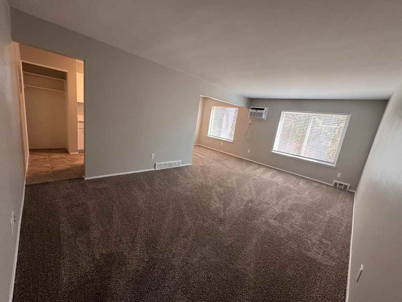 Vester Apartments - Photo 3 of 18