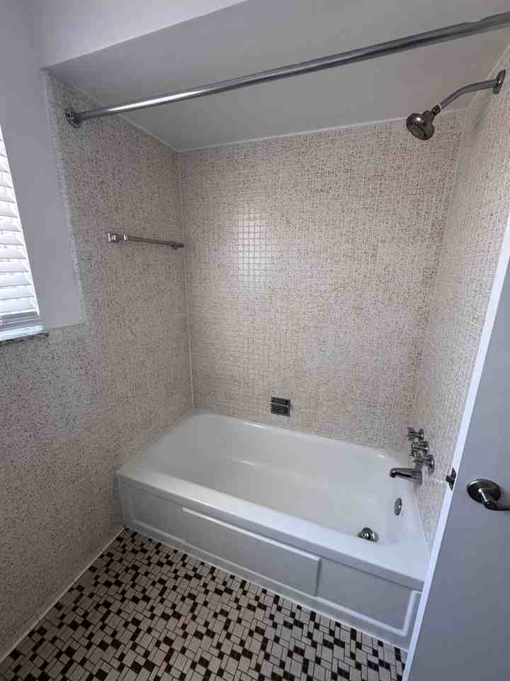 Vester Apartments - Photo 6 of 18
