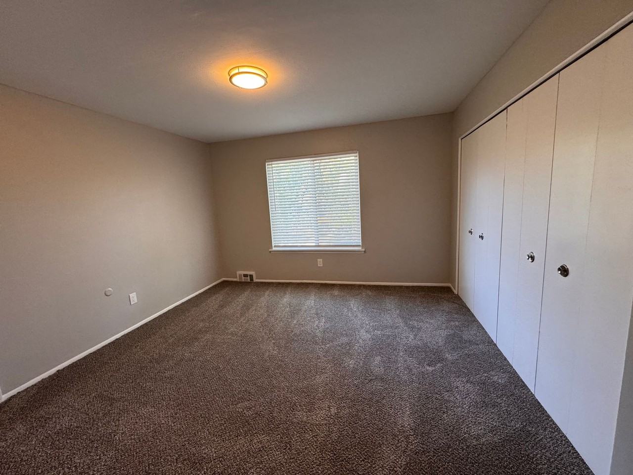 Vester Apartments - Photo 7 of 18