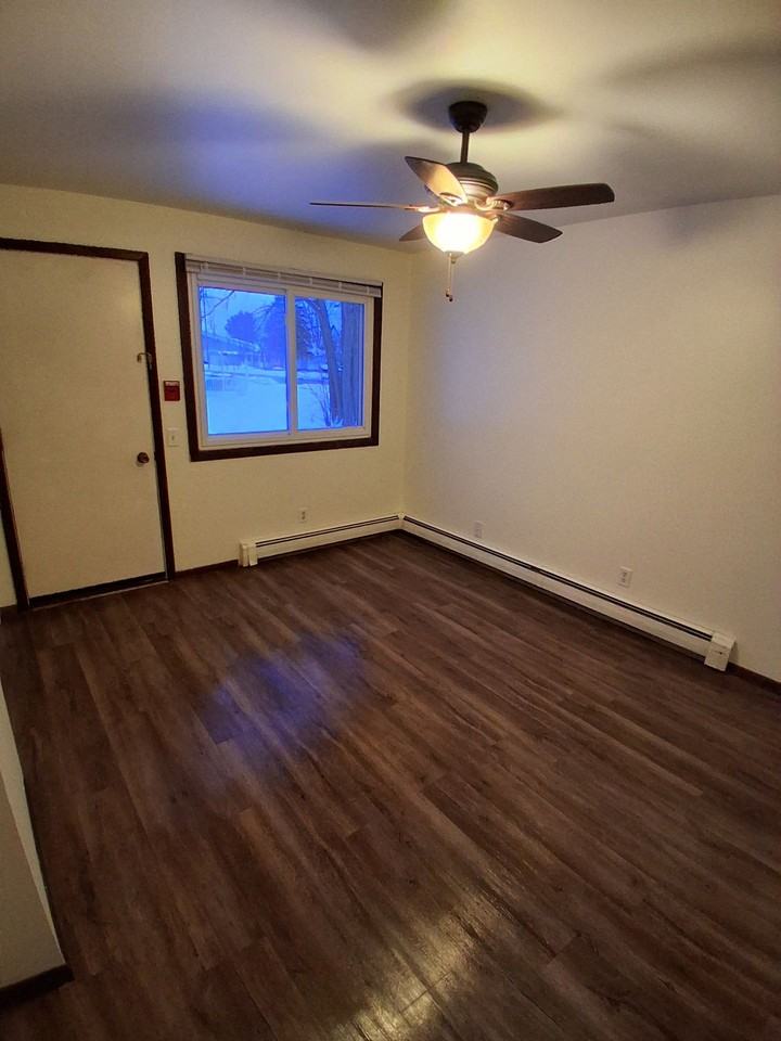 Clark Street Apartments - Photo 5 of 10