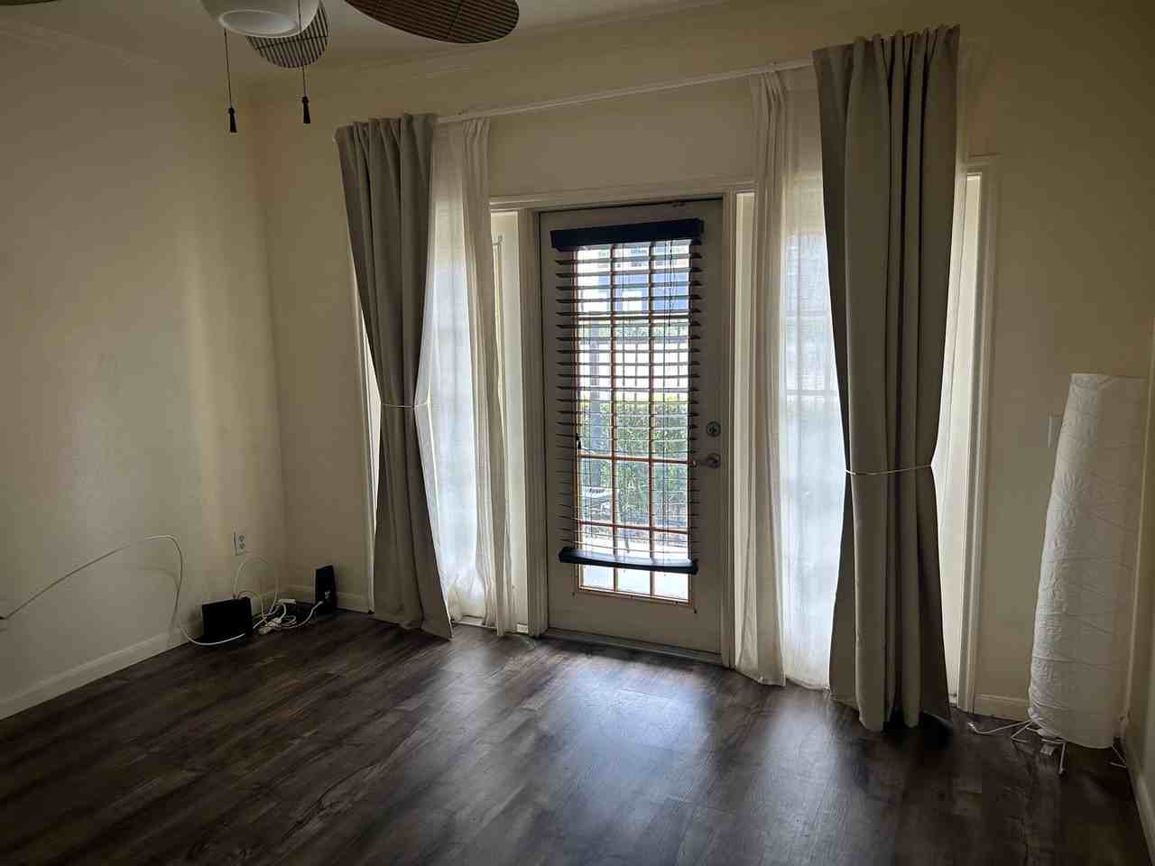 860 N Orange Ave - Photo 5 of 6