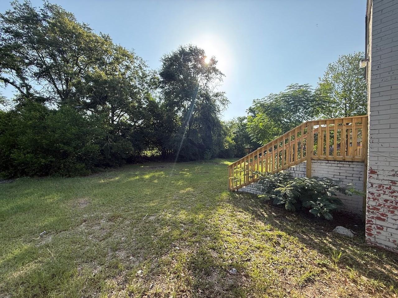 2531 Miles St - Photo 3 of 22