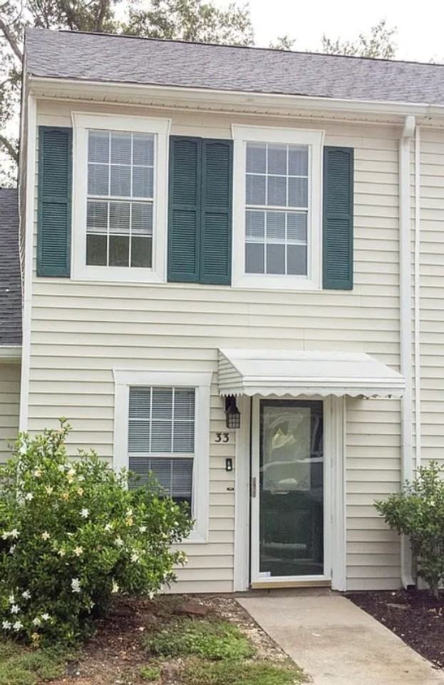 33 Londonberry Ln