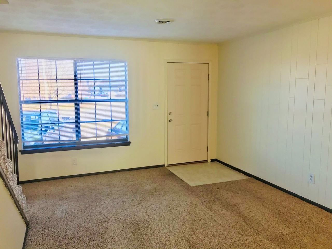 236 E Buena Vista St #B - Photo 2 of 16