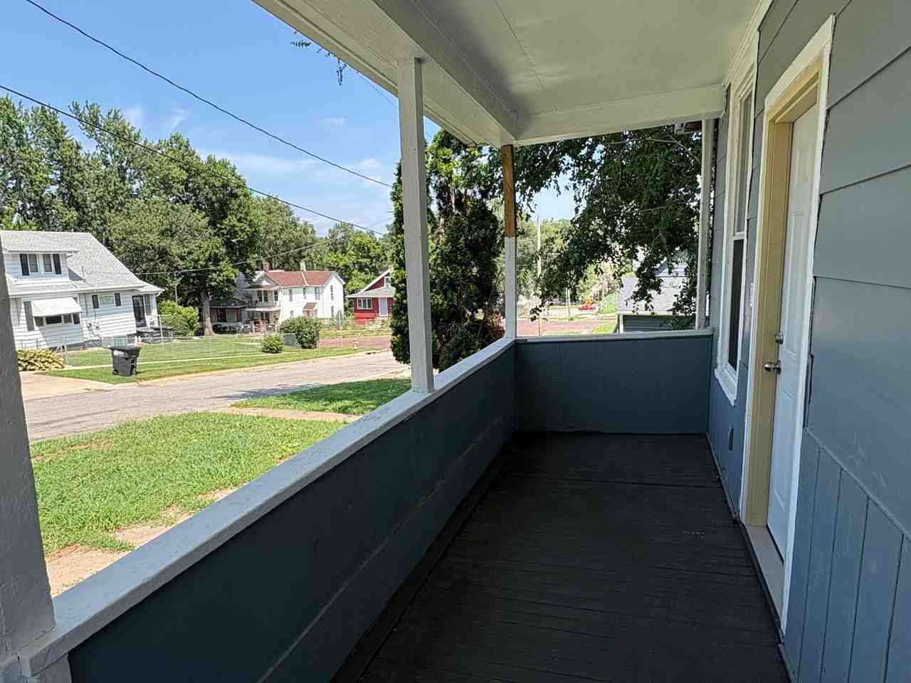 1411 Center St - Photo 2 of 15