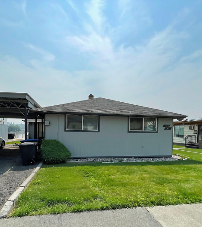 1019 W Lakeside Dr - Photo 3 of 20