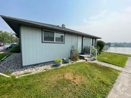 featured image of 1019 W Lakeside Dr