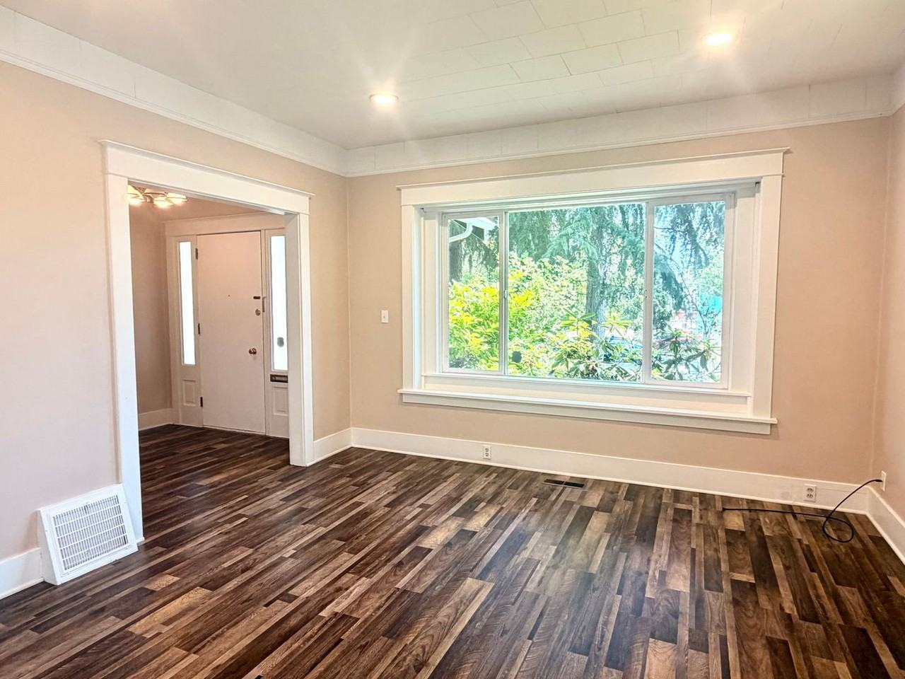 2902 N Mason Ave - Photo 2 of 19