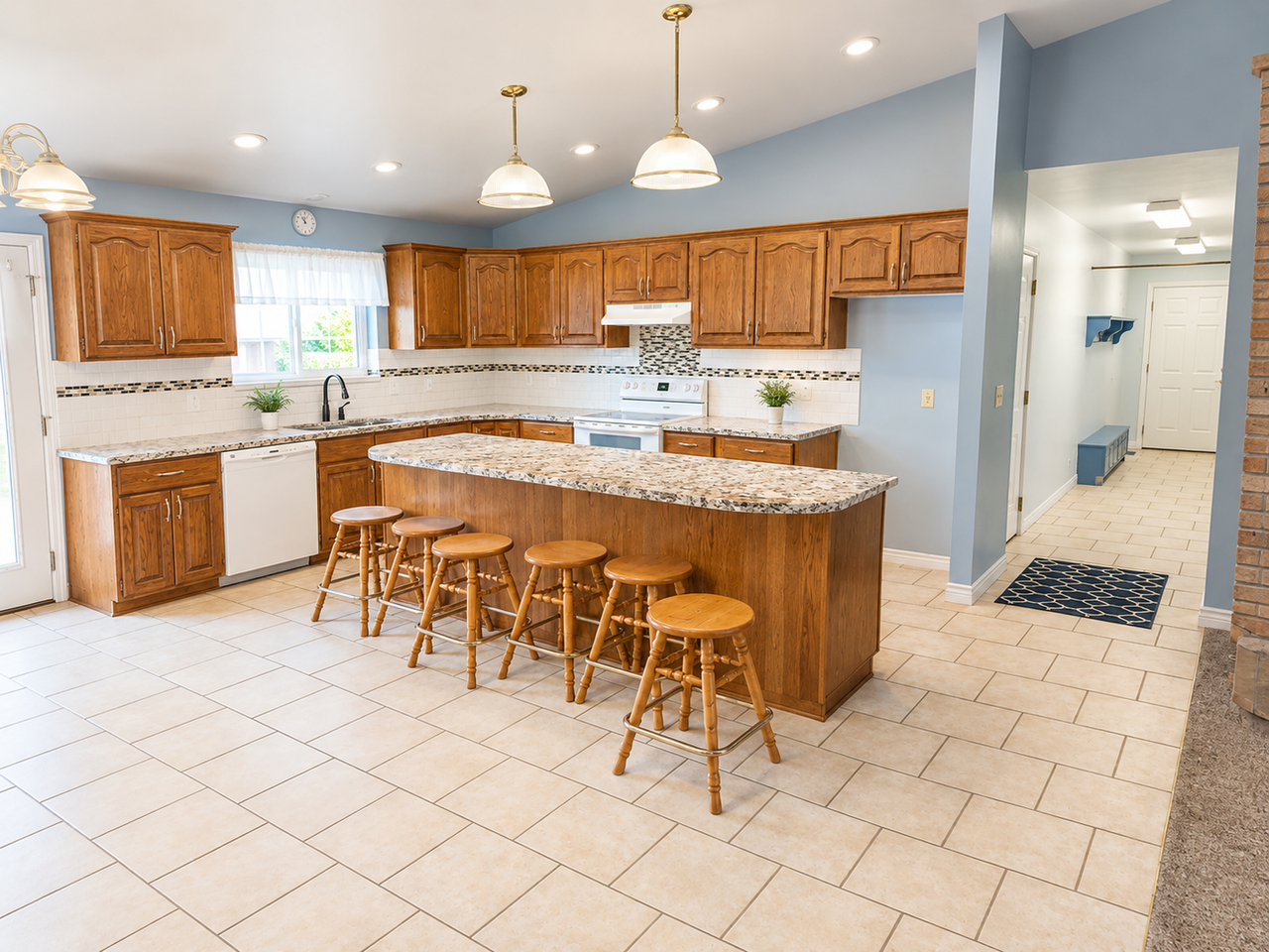 462 W 175 N - Photo 5 of 21