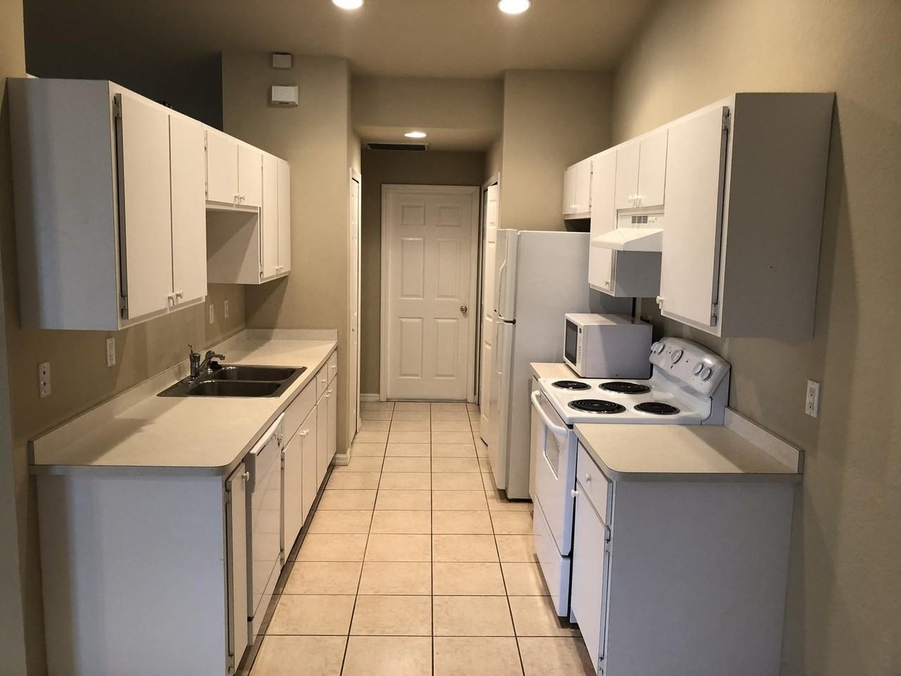 4537 Sw 10th Ave - Photo 3 of 23