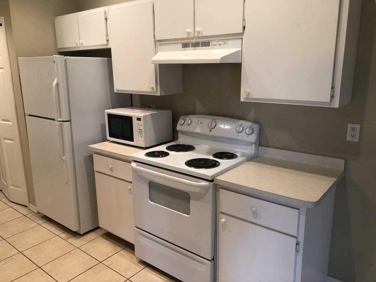 4537 Sw 10th Ave - Photo 4 of 23