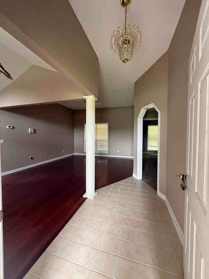 53 Michael Ln - Photo 5 of 36