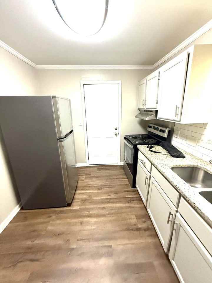 1205 Cottondale Rd - Photo 4 of 11
