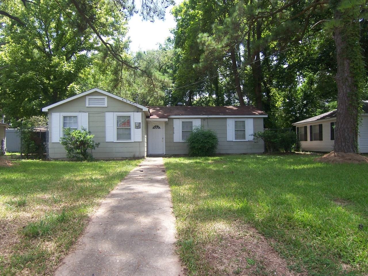 5115 Broadmoor Ct - Photo 2 of 2