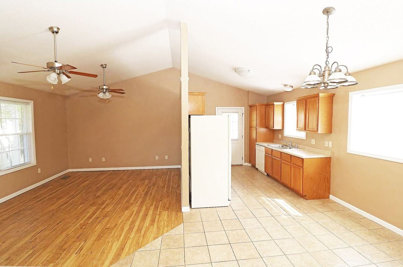 1936 Emily Ct - Photo 7 of 25