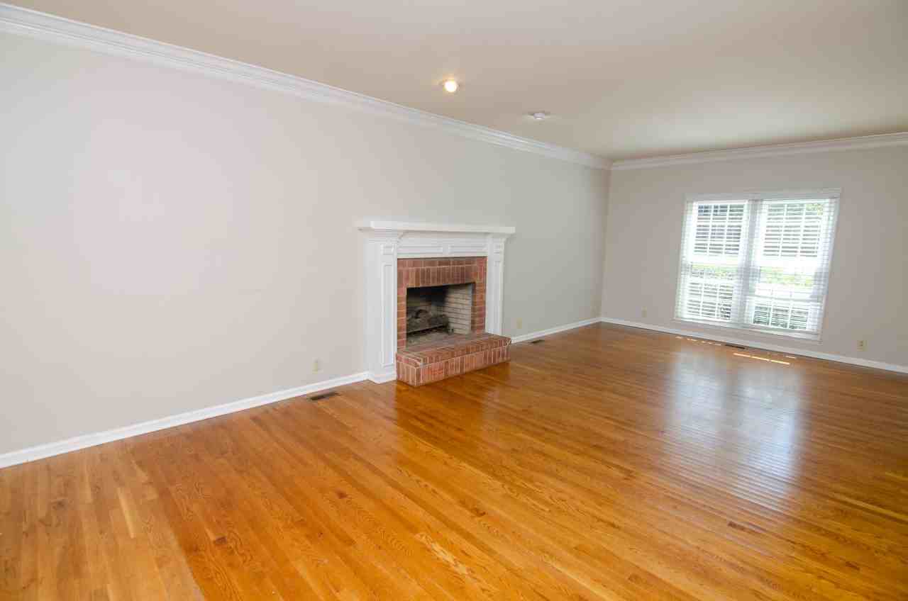 1144 Hunters Chase Dr - Photo 4 of 29