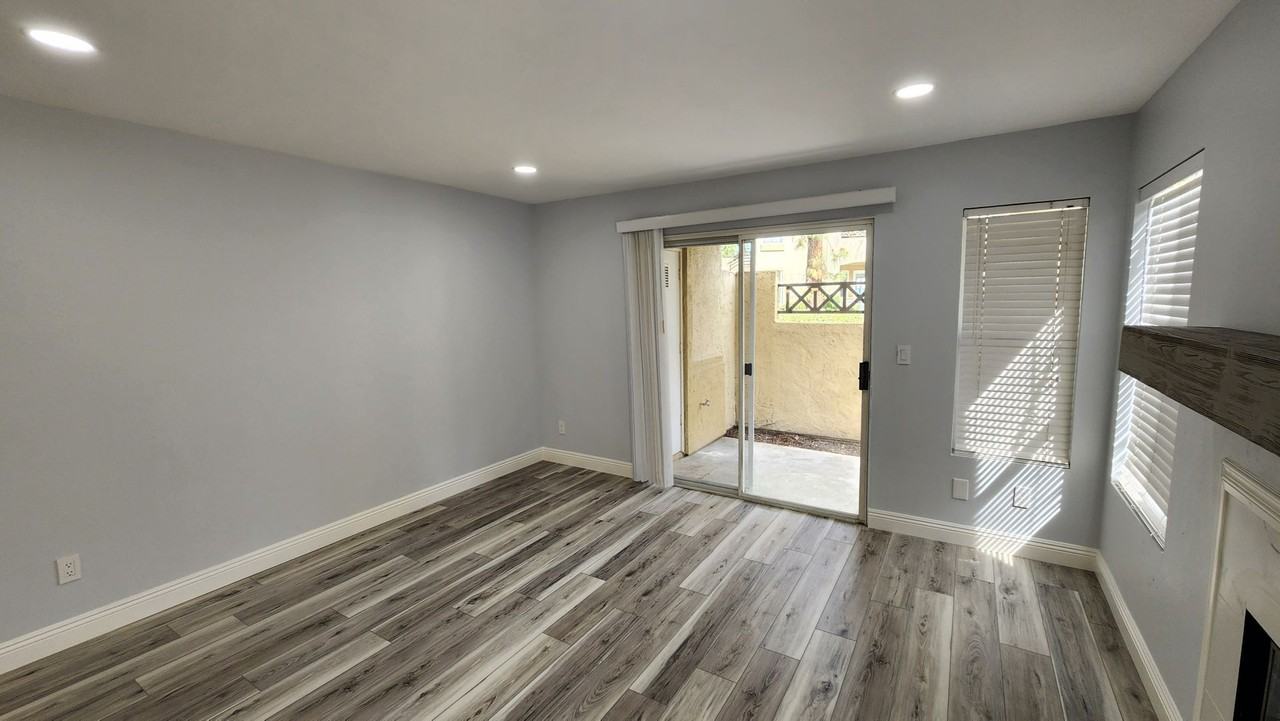 2047 Lakeridge Cir #104 - Photo 2 of 22
