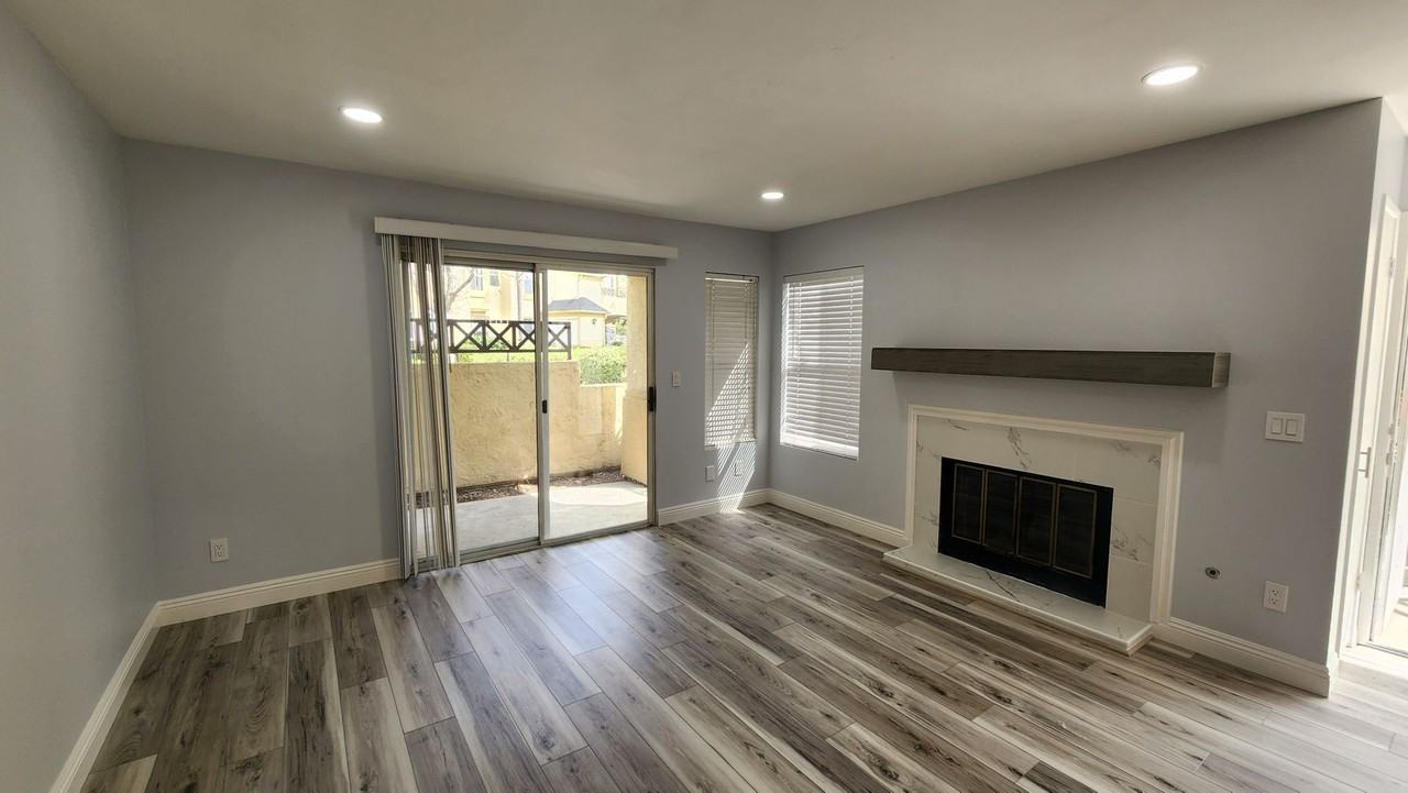 2047 Lakeridge Cir #104 - Photo 3 of 22