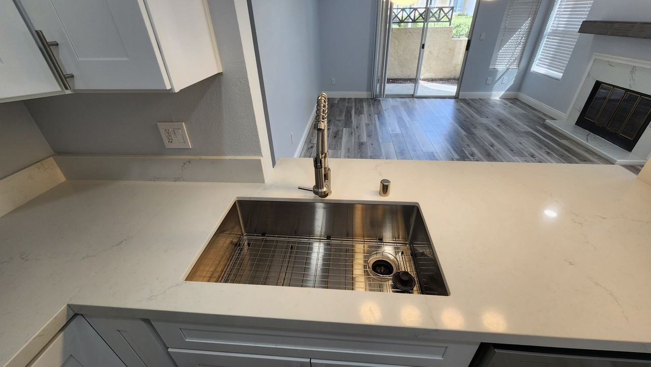 2047 Lakeridge Cir #104 - Photo 7 of 22