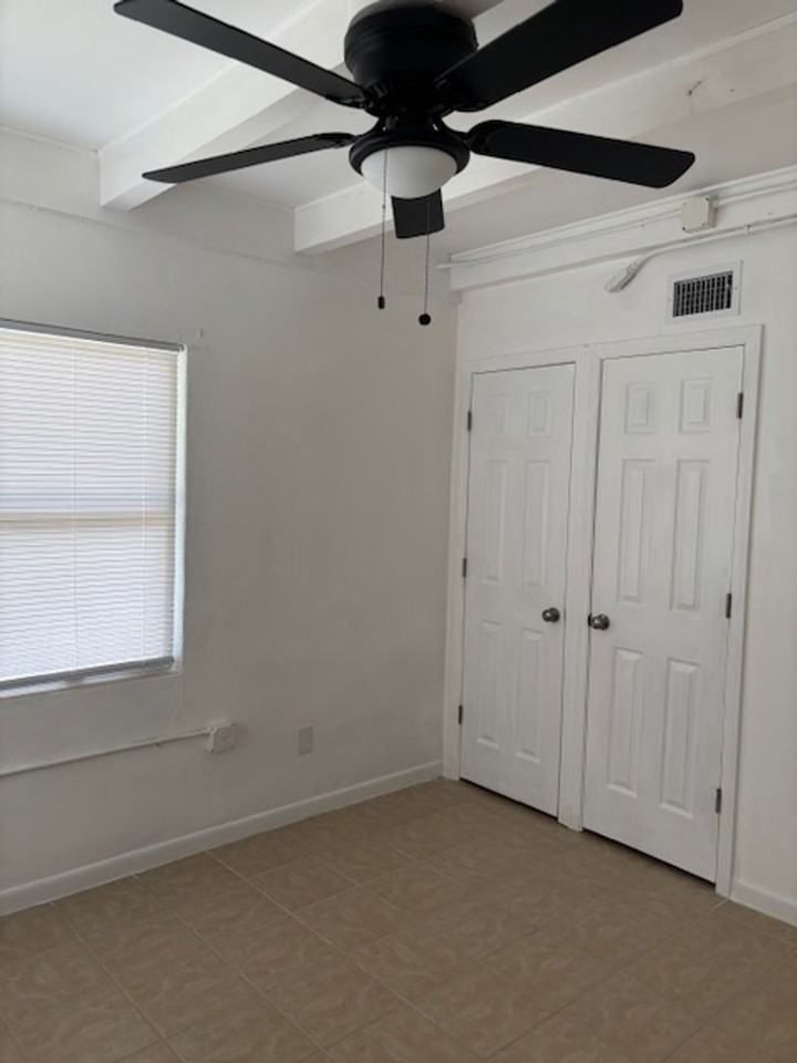 1406 Nylic St - Photo 3 of 11