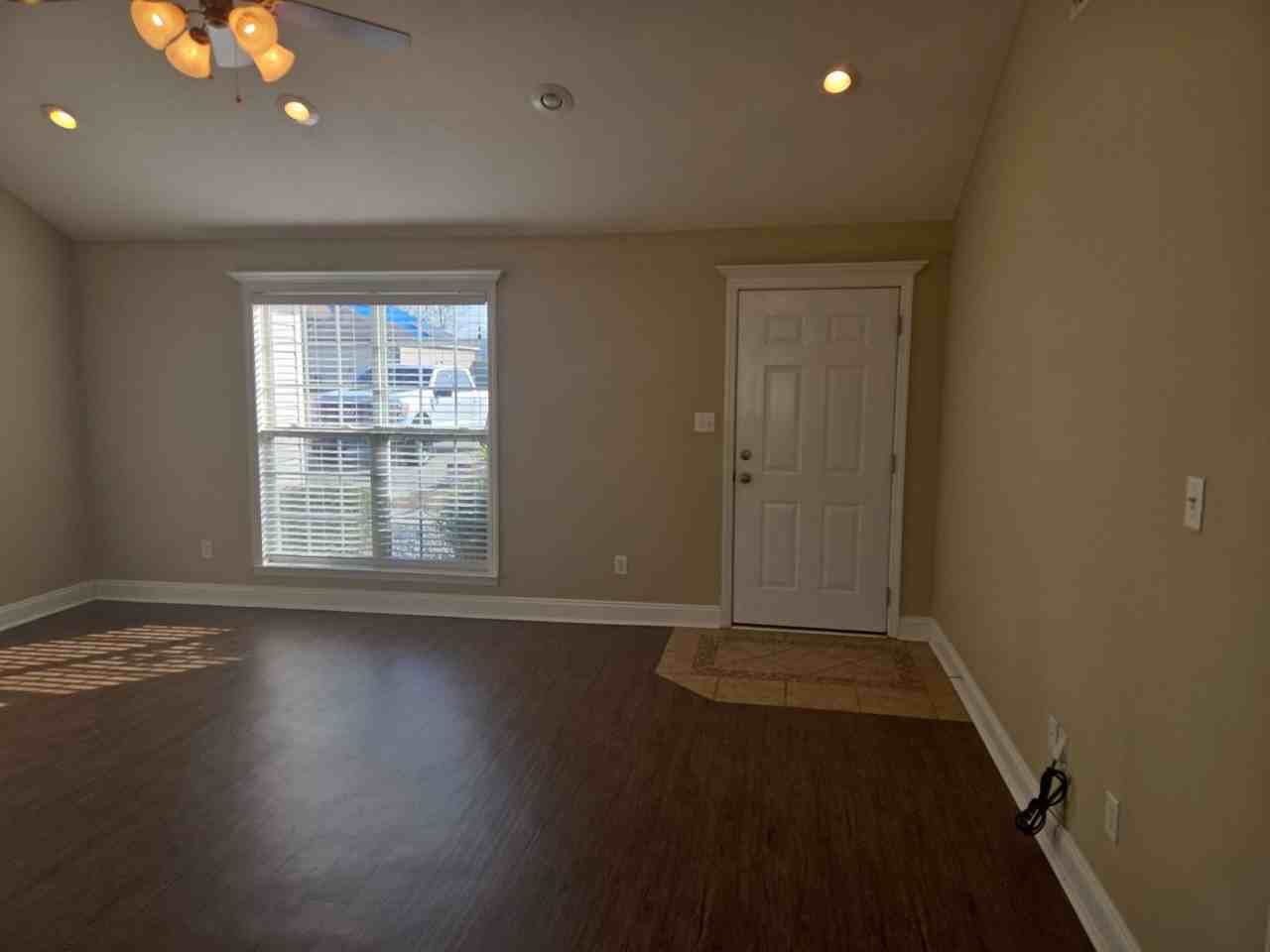 4916 Grant Dr - Photo 5 of 18