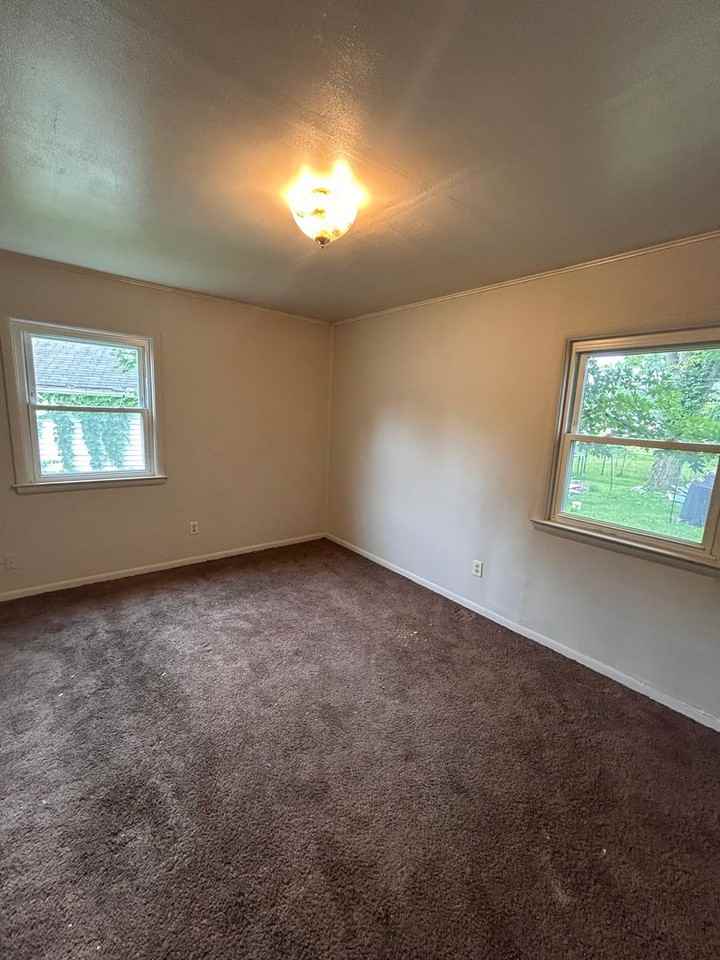 4505 S Park Dr - Photo 4 of 8
