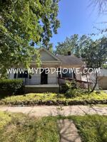 featured image of 301 W Foster Pkwy