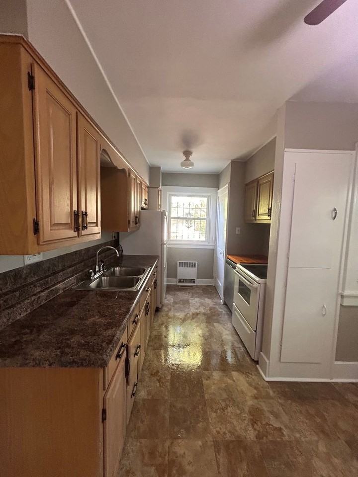 301 W Foster Pkwy - Photo 3 of 7