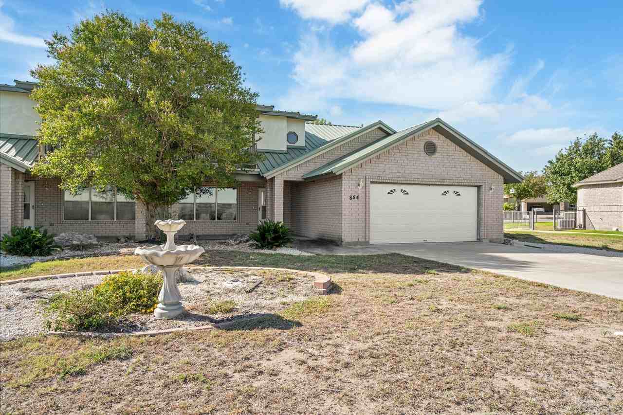 854 Lago Vista Dr - Photo 2 of 23