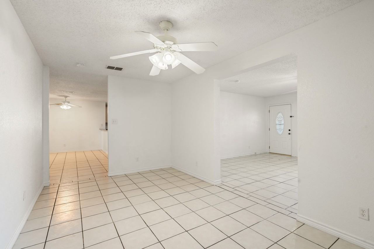 854 Lago Vista Dr - Photo 6 of 23