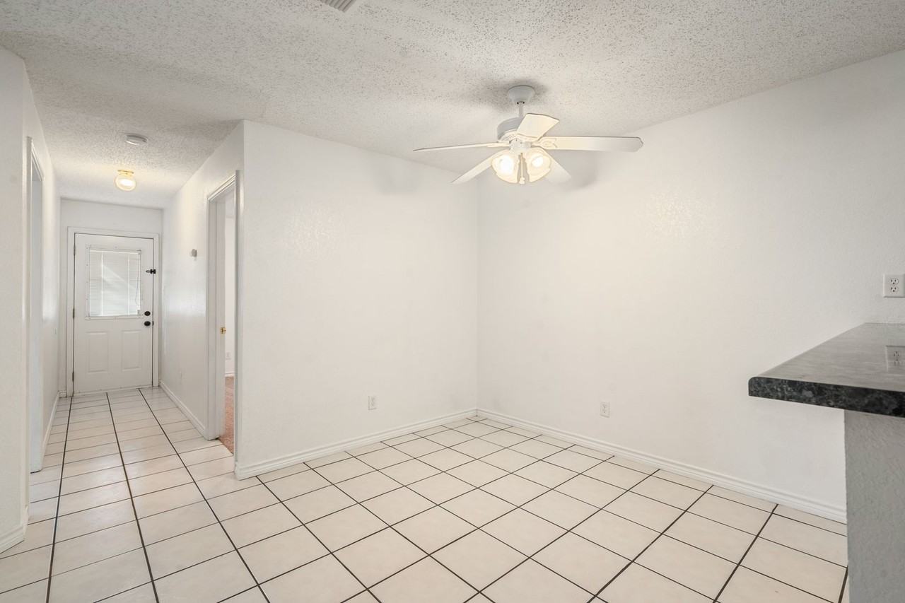 854 Lago Vista Dr - Photo 7 of 23