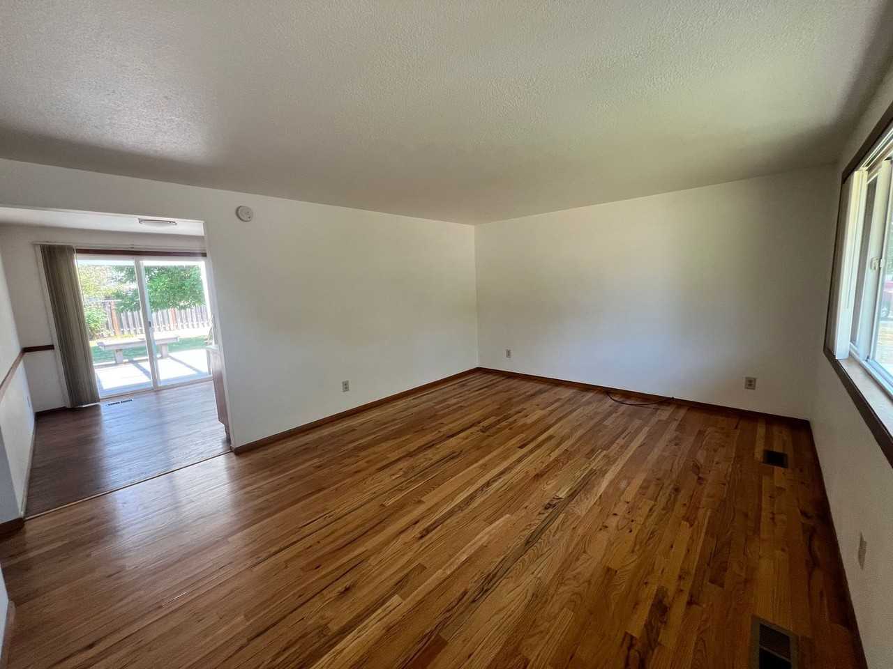 1745 Nw 17th St - Photo 4 of 21