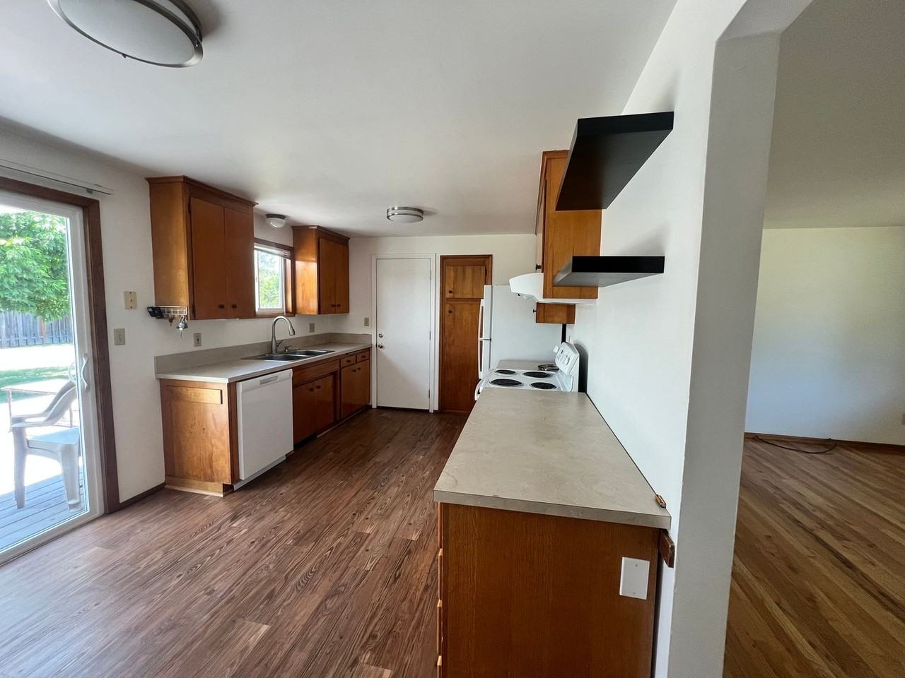 1745 Nw 17th St - Photo 6 of 21