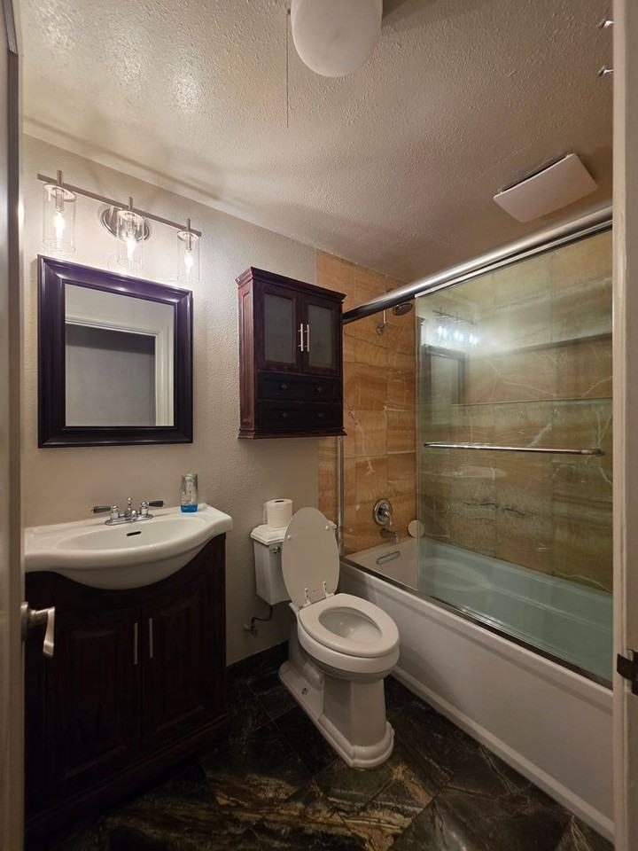 2275 Arthur Ct - Photo 4 of 7