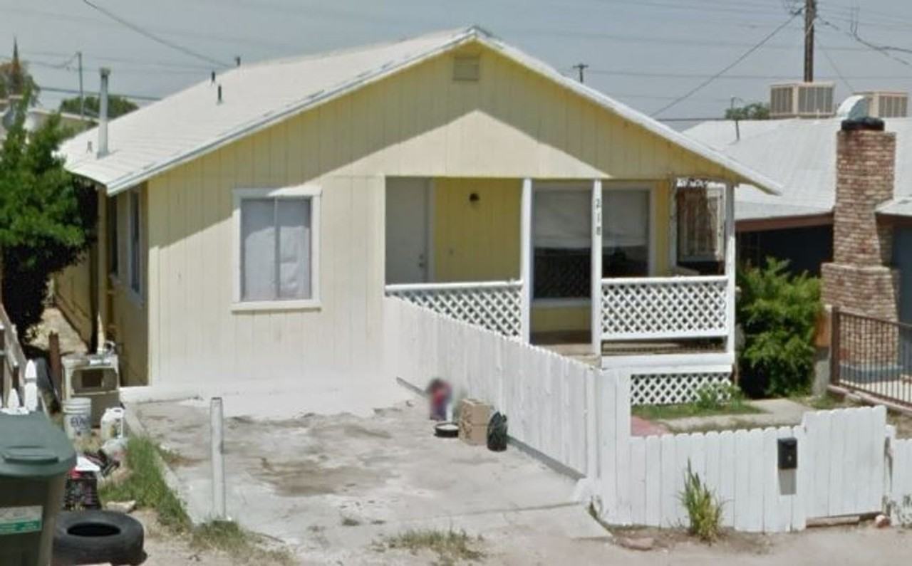 218 F St - Photo 2 of 4