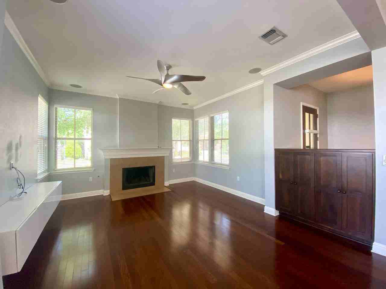 2009 Emma Long St - Photo 4 of 49