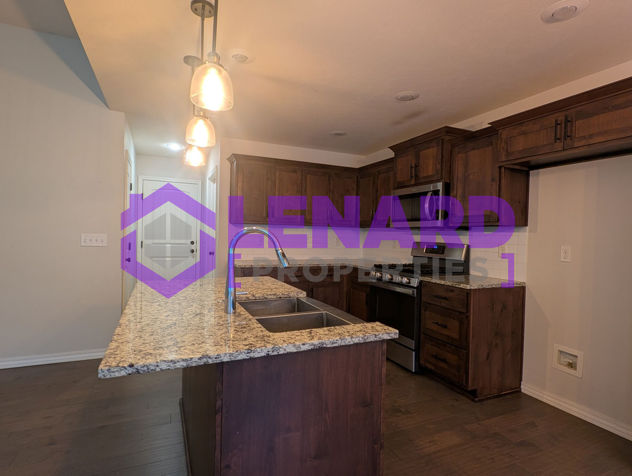 660 N Montego St - Photo 5 of 14