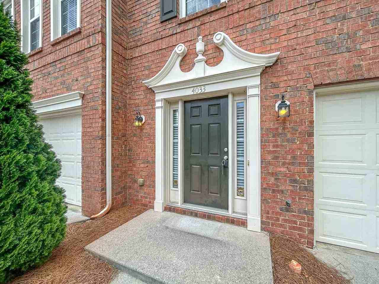 4033 Edgecomb Dr - Photo 3 of 33