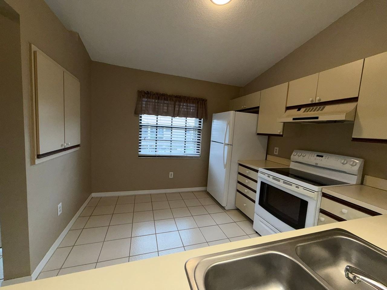 2150 Elm St - Photo 3 of 18