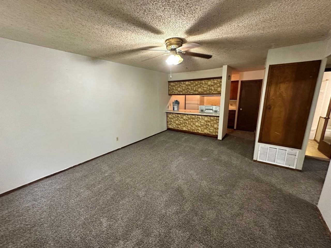 1219 Monnett Ave - Photo 2 of 8