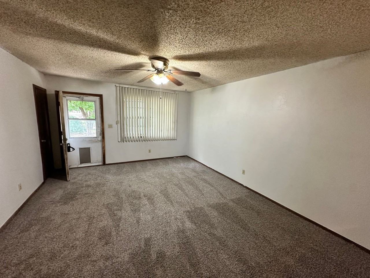 1219 Monnett Ave - Photo 3 of 8