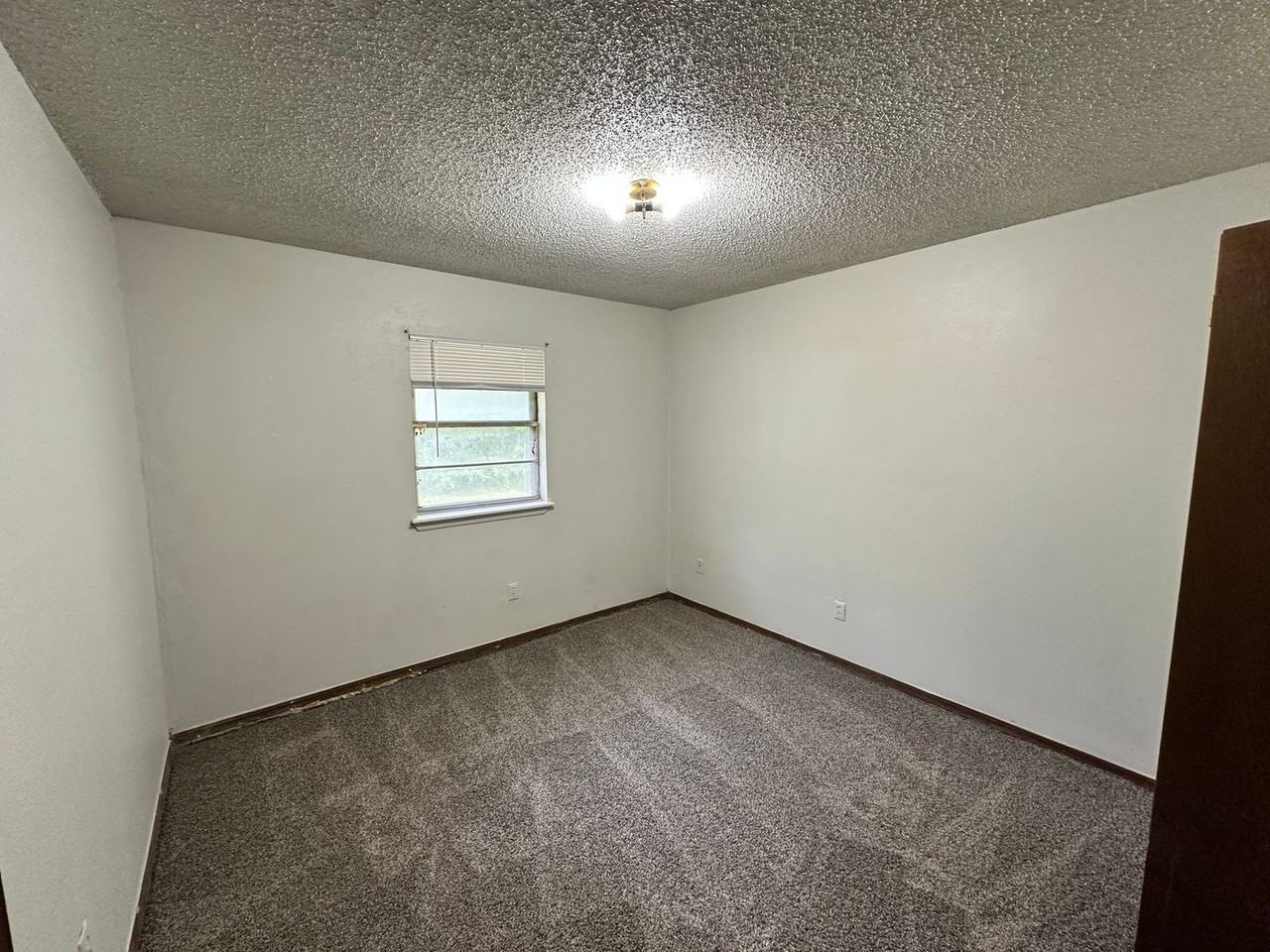 1219 Monnett Ave - Photo 5 of 8
