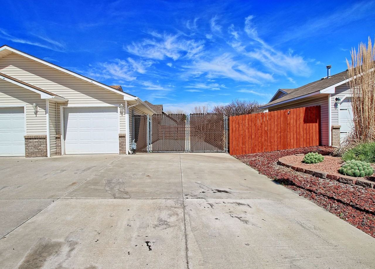 850 Henry Cir - Photo 4 of 28