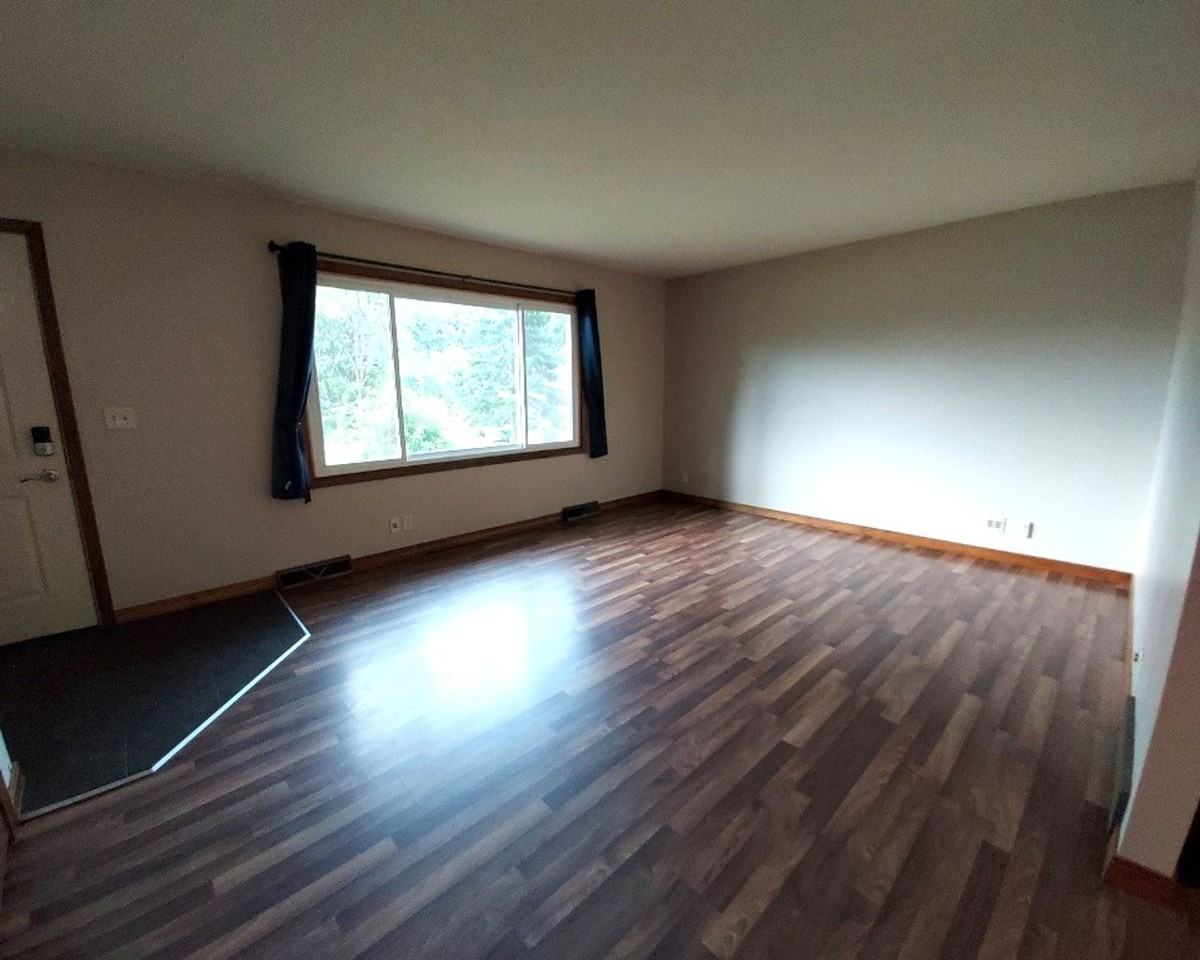 1353 State St - Photo 6 of 18