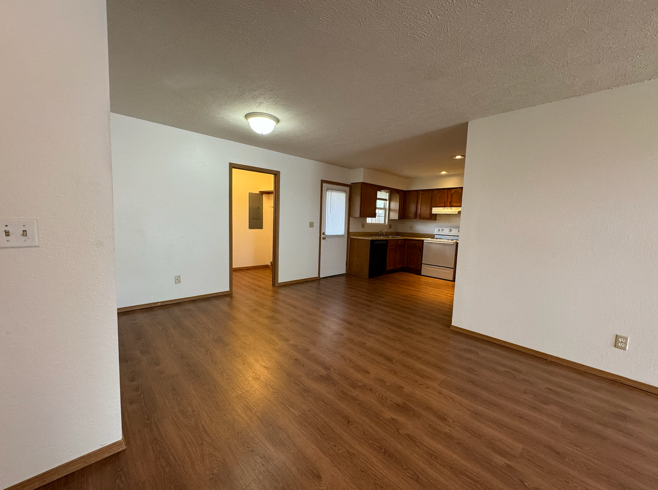 128 W Terrace Ct - Photo 3 of 15