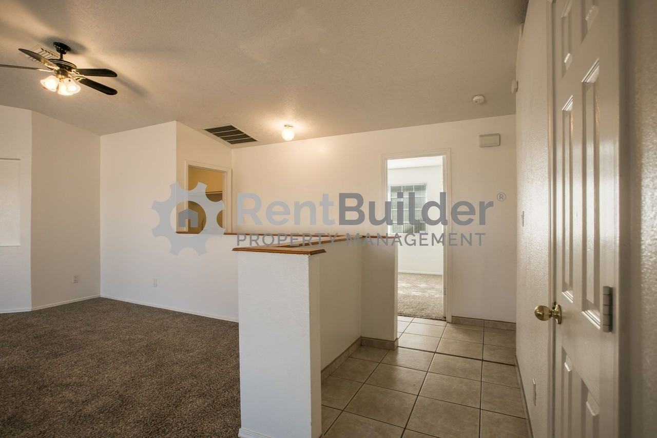 10749 Capricorn Pl Nw - Photo 4 of 29