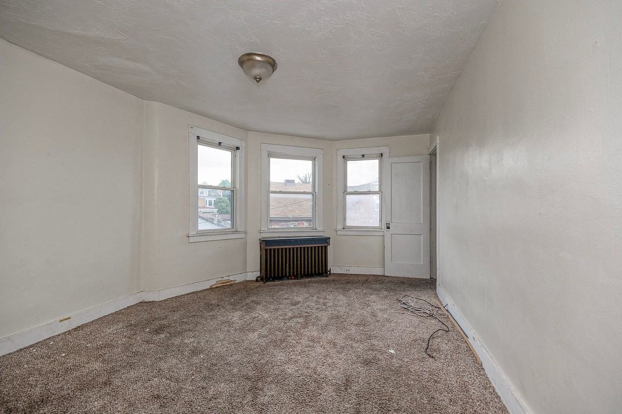 2361 Brownsville Rd - Photo 7 of 9